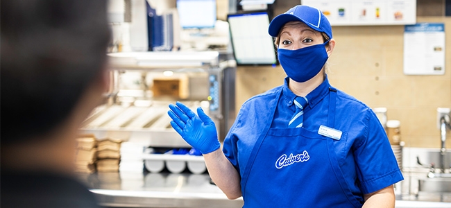 Culver's team member wearing a mask