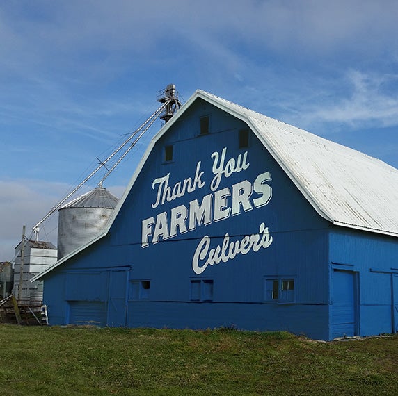A Culver’s Blue Barn that says “Thank You Farmers” in Greenfield, Indiana.