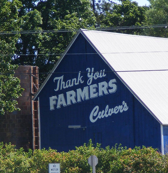 A Culver’s Blue Barn that says “Thank You Farmers” in Mineral Point, Wisconsin.
